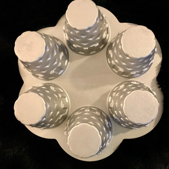 Nordic Ware Ice Cream Cone Cupcake pan baking - Picture 1 of 5